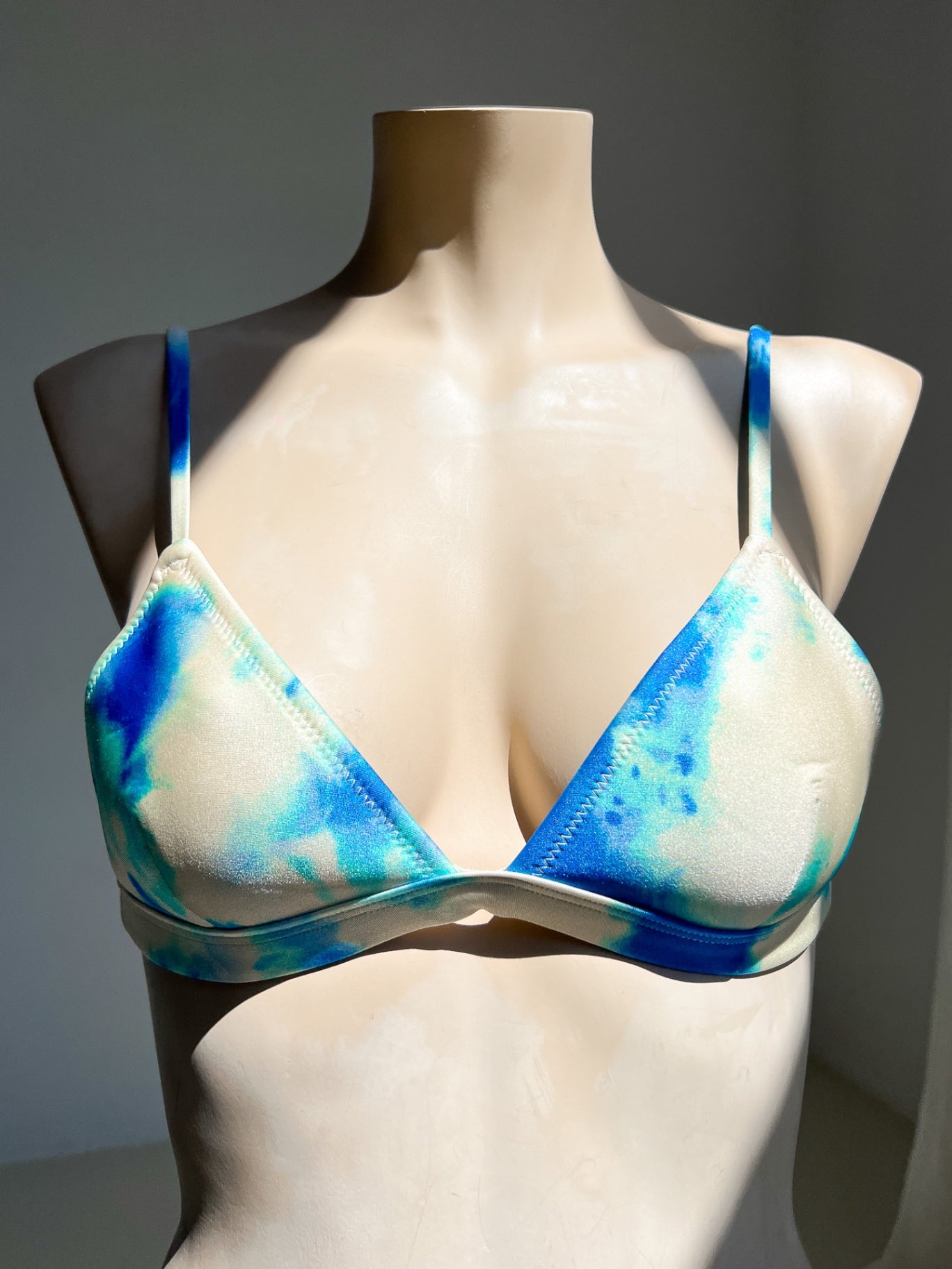 TALISSA - Triangl Bikini Top S Blue and White Tie-Dye