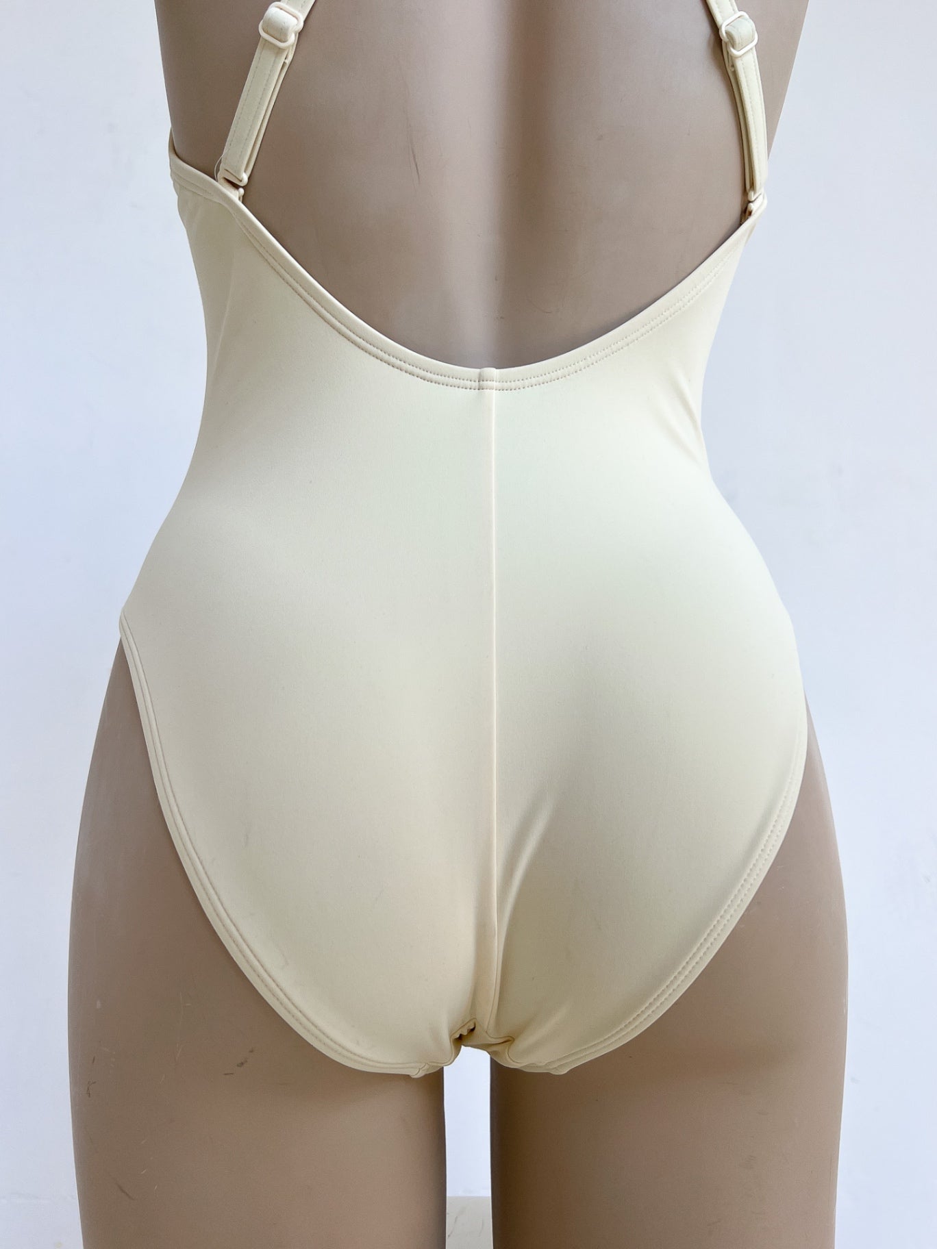 TALISSA - Triumph Swimsuit Off white/creme