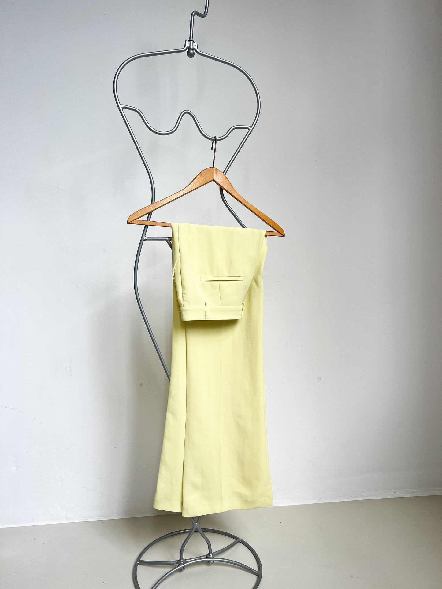 MARTHE - Yellow Suit