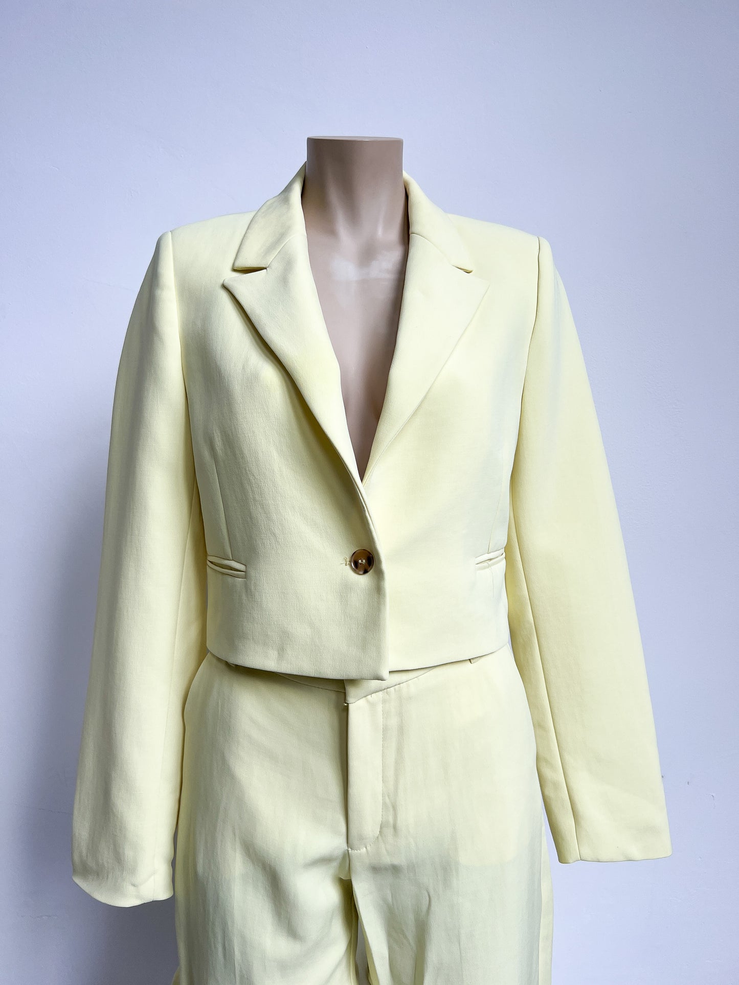 MARTHE - Yellow Suit