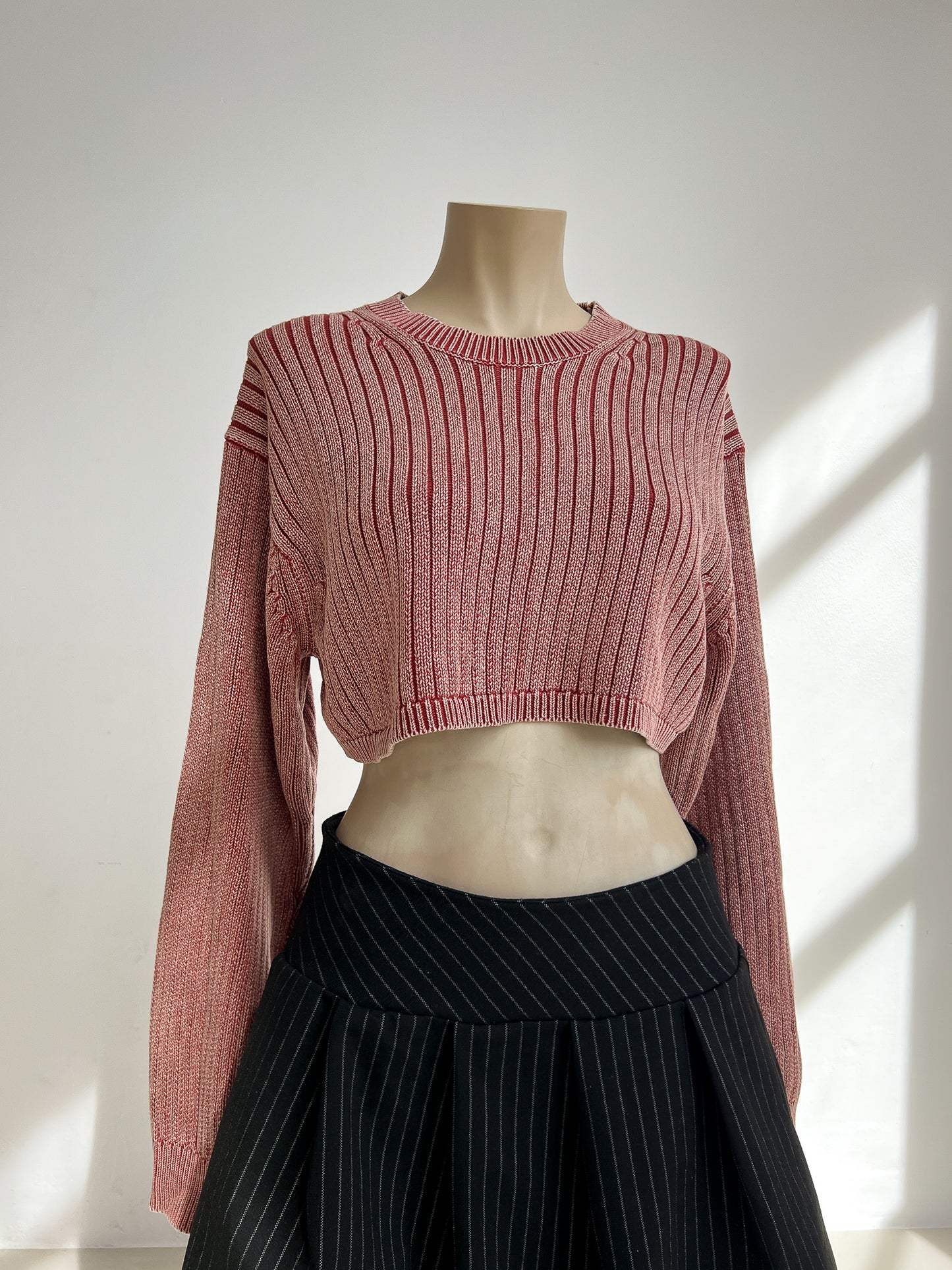 Weekday Cropped Sweater 'Noelle' - M