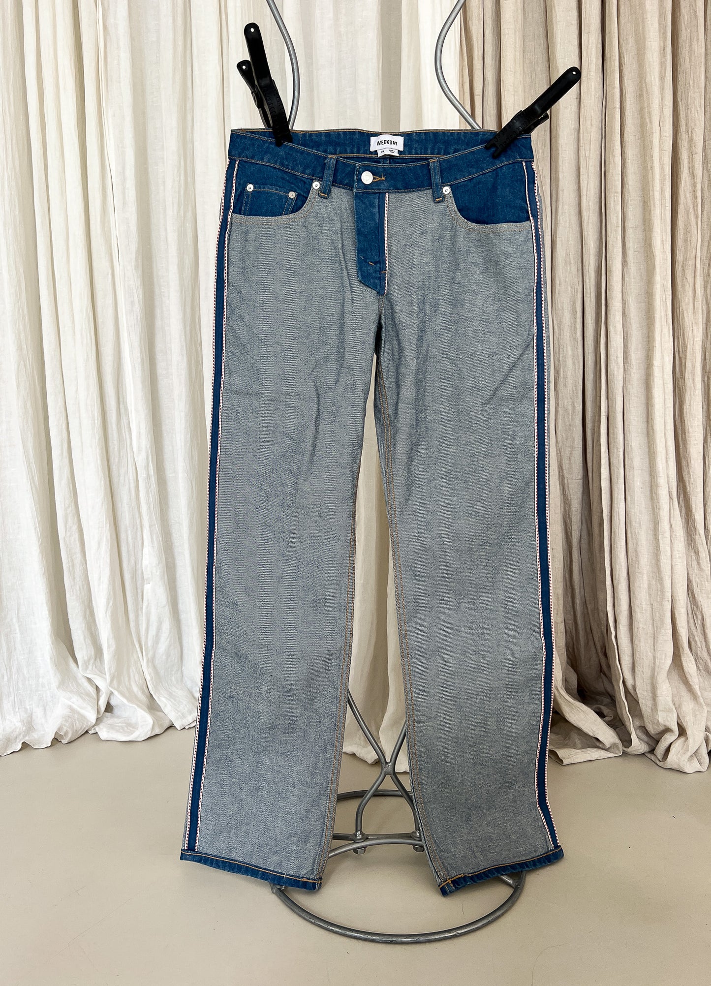 MARTHE - Weekday Fluid Low Reversed Jeans