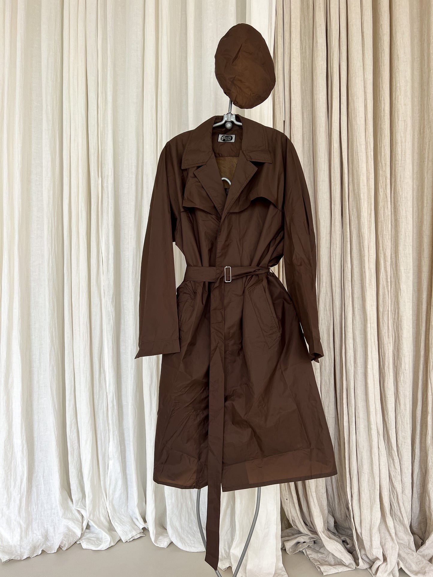 Vintage Italian Trenchcoat + hat (S/M)