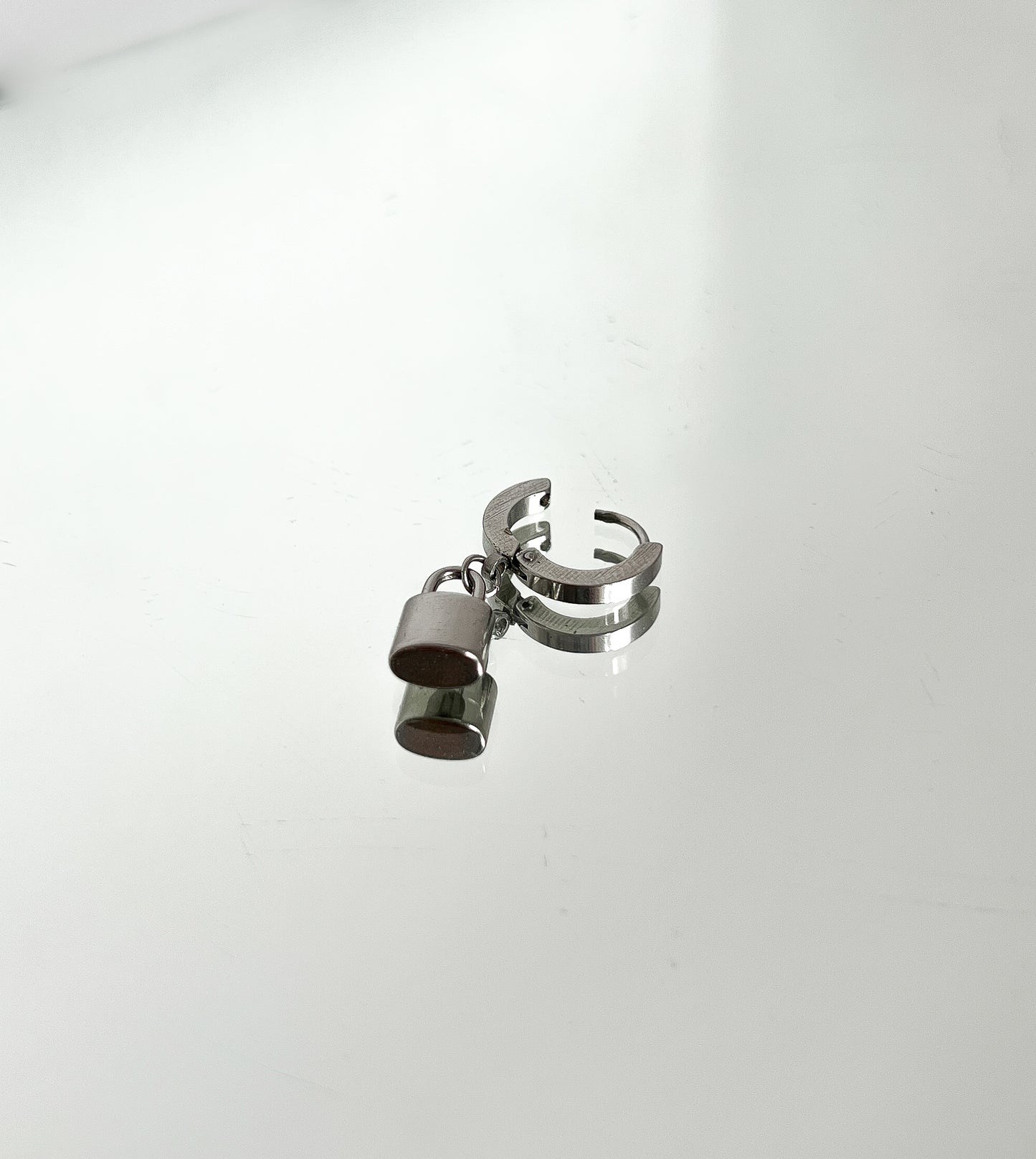 MARTHE - Single lock earring