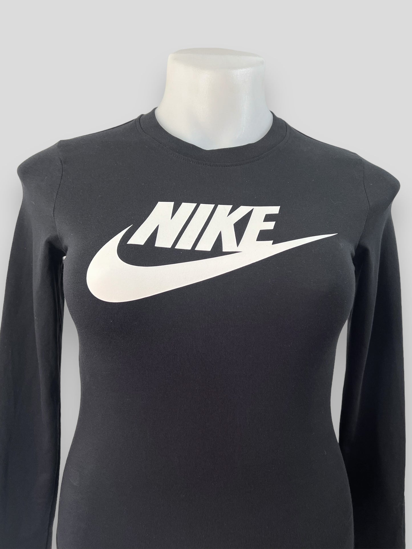 JOANN - Nike Body - L