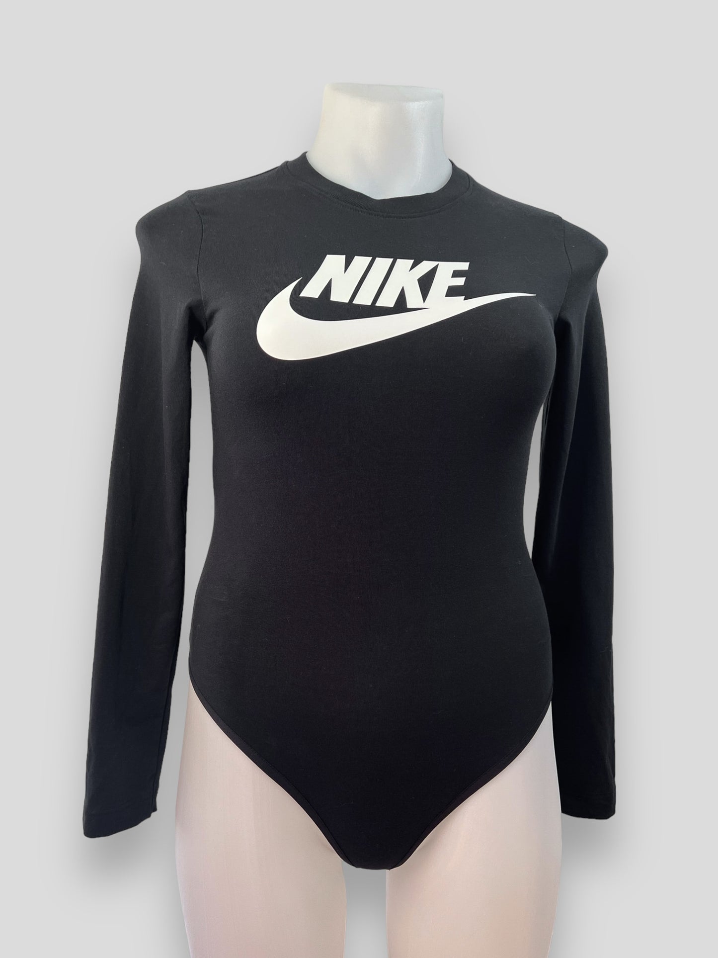 JOANN - Nike Body - L