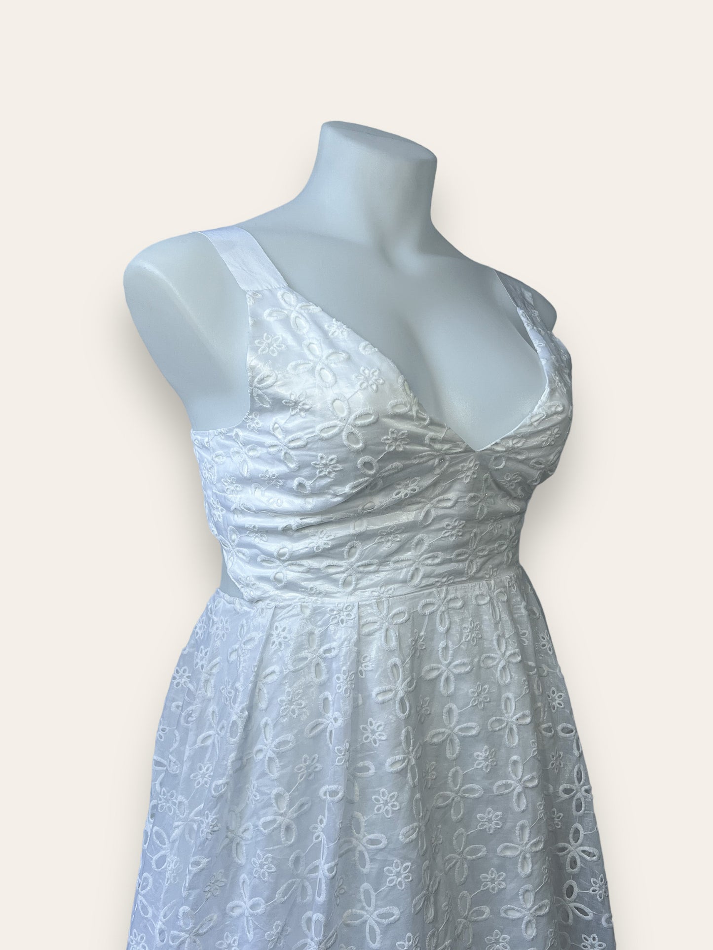 JOANN - White summer dress