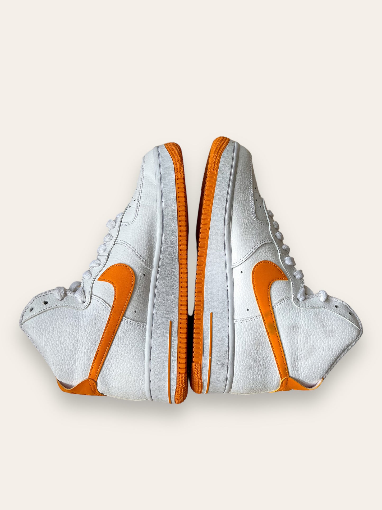 MARTHE - Nike Wmns Air Force 1 High (White / Orange Peel - Campfire Orange) - 40