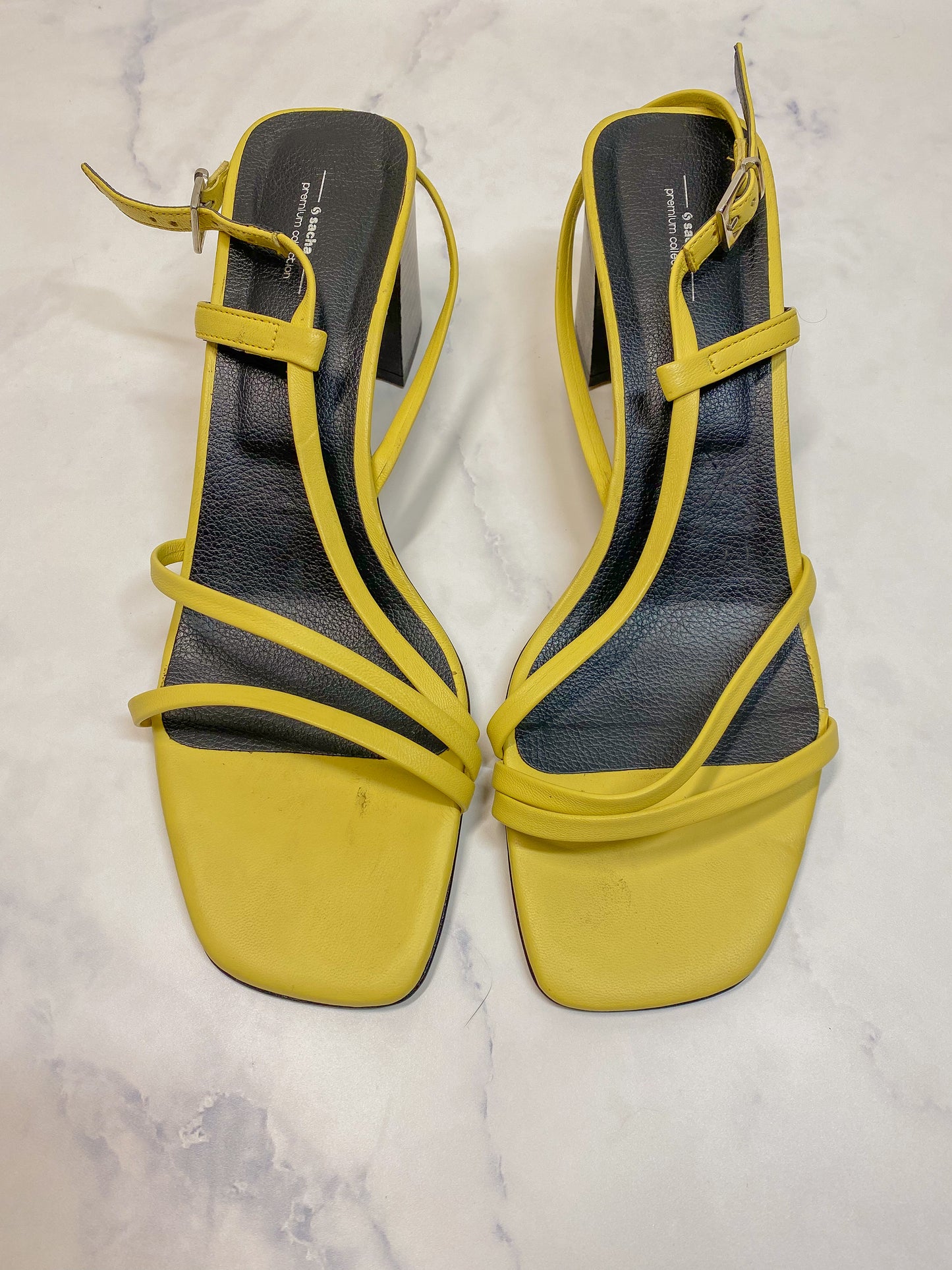 JOANN - Lemon heels