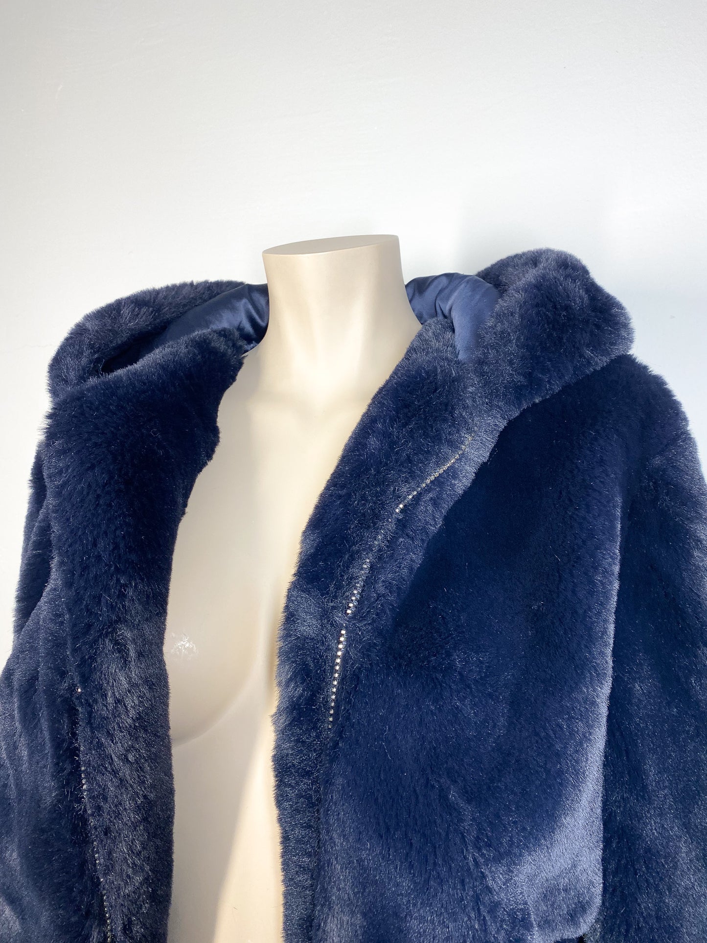 JOANN - Navy fake fur coat — 36