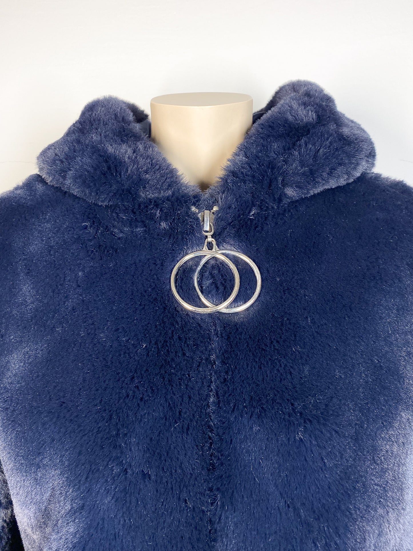 JOANN - Navy fake fur coat — 36