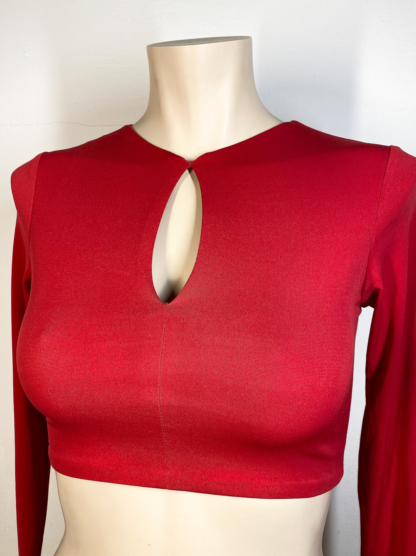 LIZZY - Red Crop Top Open Front — S