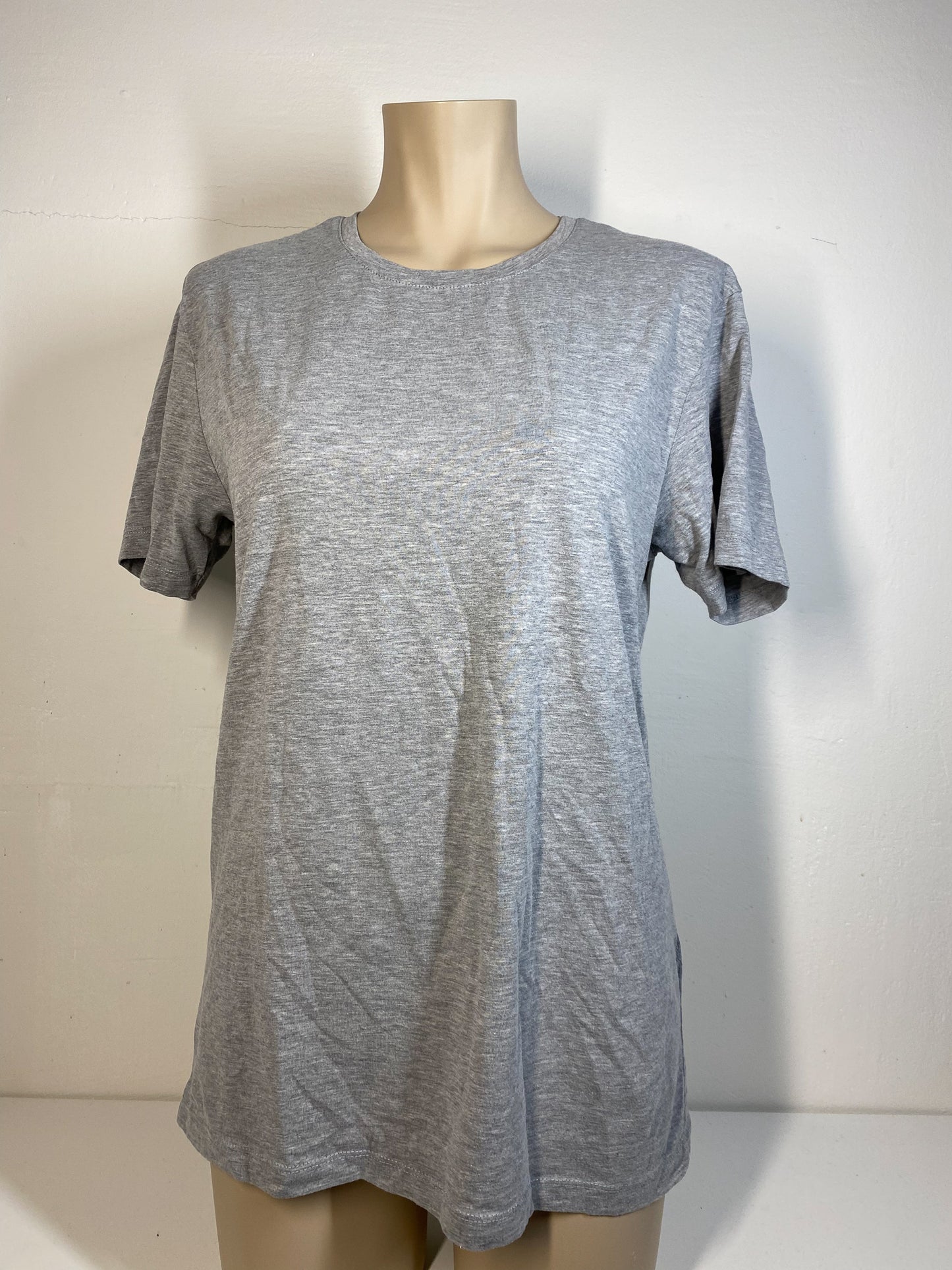 JOANN - Grey basic t-shirt — L