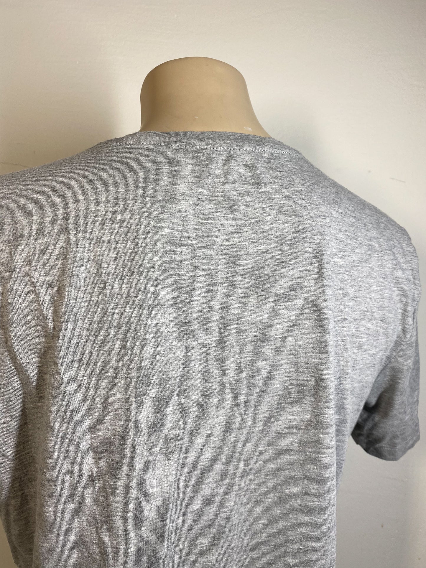 JOANN - Grey basic t-shirt — L