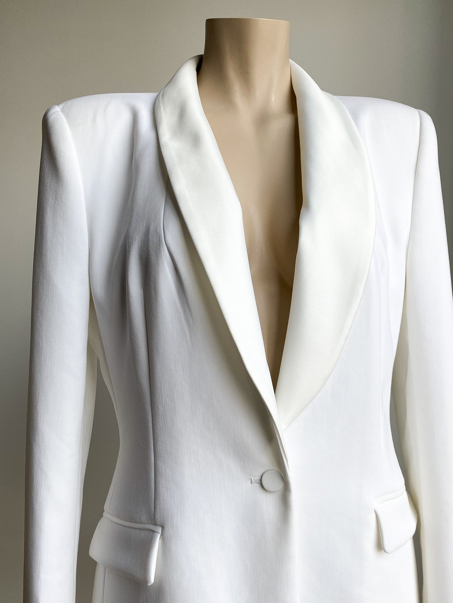 CHELSEY - White Blazer — L