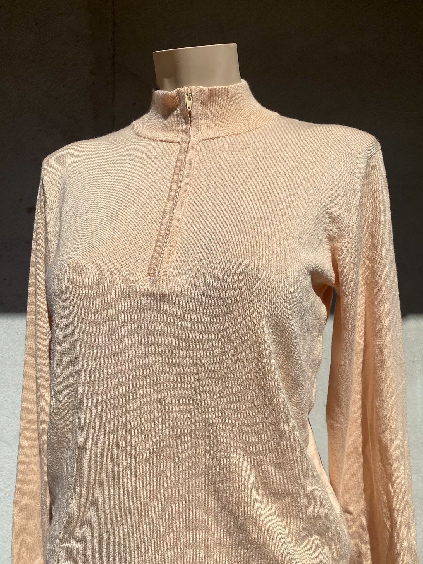 JOANN - Stretch creme top — L