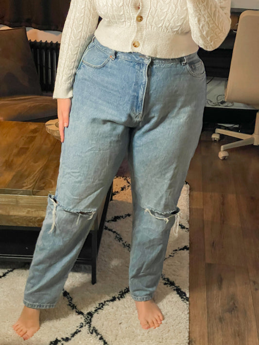 JOANN - Ripped blue denim 2